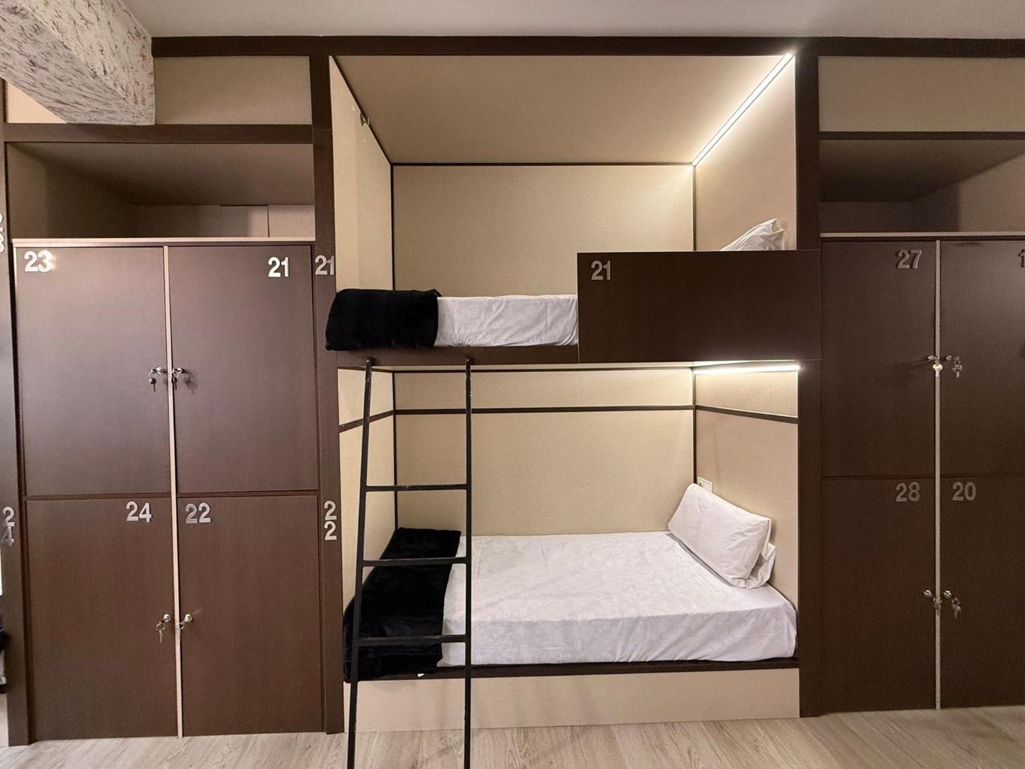 Hostel Tkh-Rooms Mate Madrid Eksteriør billede